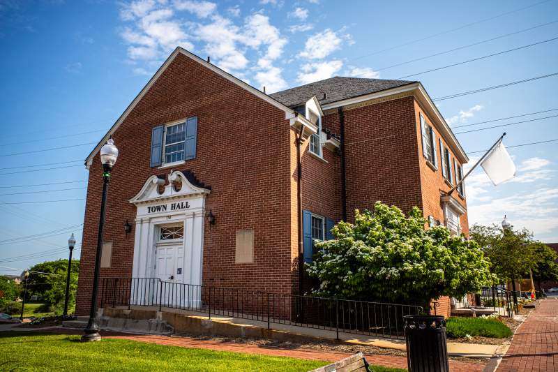 city hall building in herndon virginia