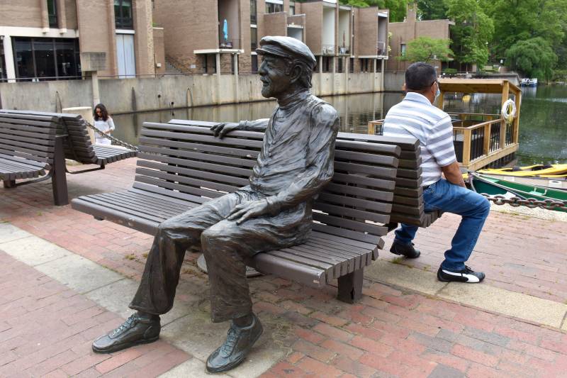 statue in reston virginia